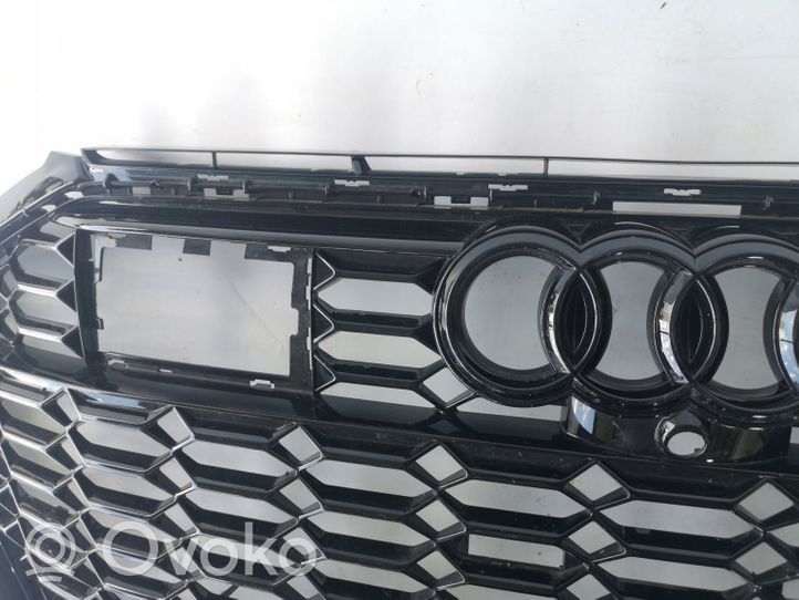 Audi RS7 C7 Grille calandre supérieure de pare-chocs avant 4K8853651F