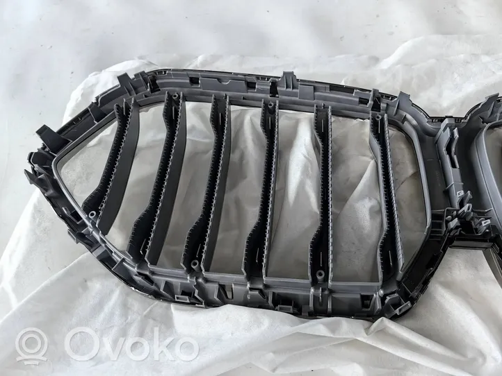 BMW X6 G06 Grille calandre supérieure de pare-chocs avant 8494885