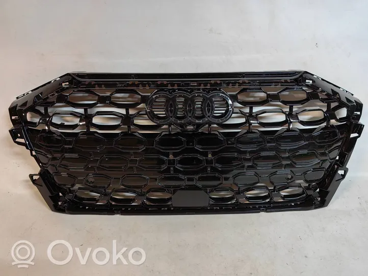 Audi RS3 8Y Grille calandre supérieure de pare-chocs avant 8Y0853651H