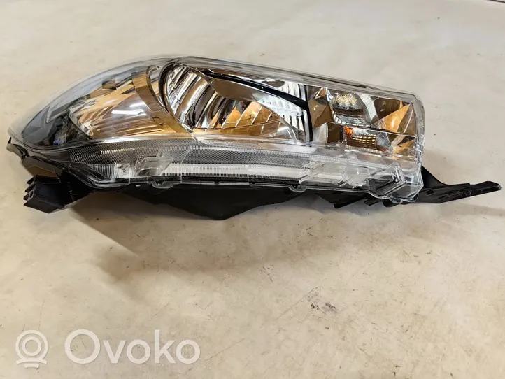 Toyota Hilux VIII Phare frontale 81110-0h150