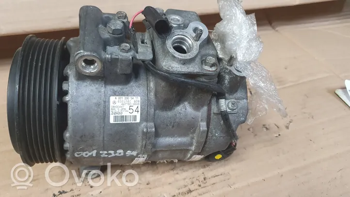 Mercedes-Benz SLK R171 Ilmastointilaitteen kompressorin pumppu (A/C) A0012305411