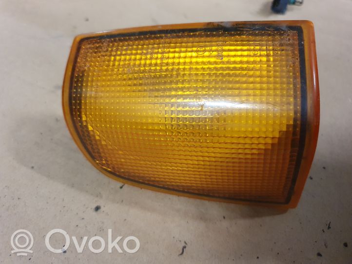 Volkswagen Jetta I Front indicator light 161953082