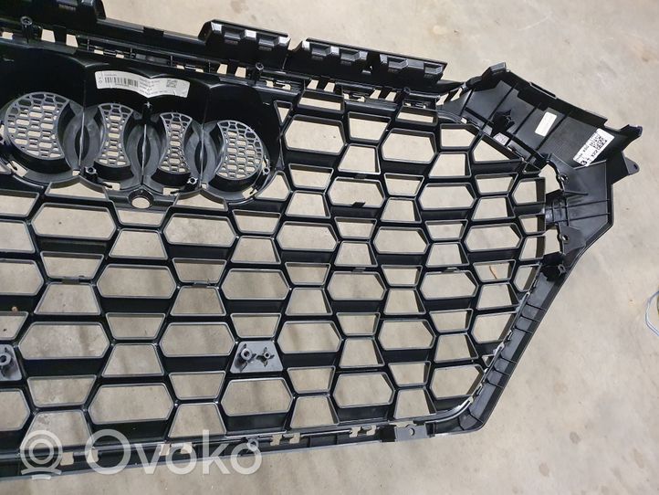 Audi Q3 F3 Grille calandre supérieure de pare-chocs avant 83A853651D