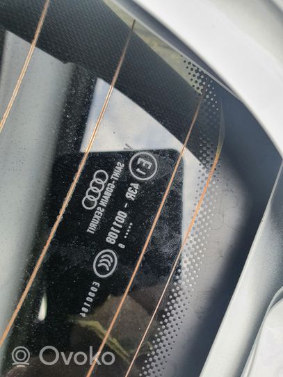 Audi RS3 Takaluukun/tavaratilan kansi 8V4827025D