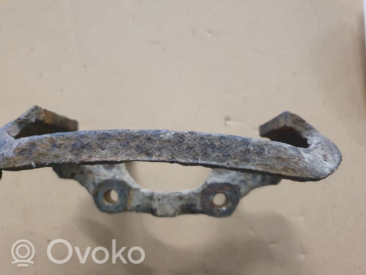 Volkswagen Golf I Supporto della pinza del freno anteriore 321615125B