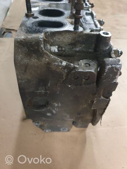 Volkswagen Golf III Engine head 021103373B