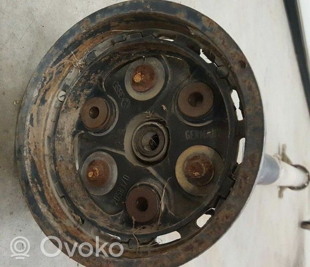 Volkswagen Golf III Arbre de transmission arrière 1H0521095