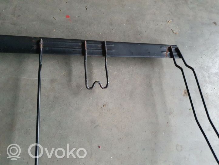 Volkswagen Jetta I Seat frame 161