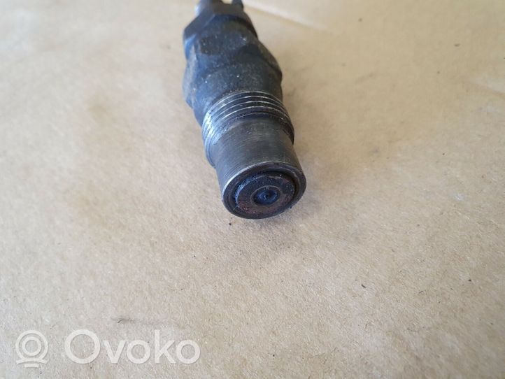 Volkswagen Caddy Injecteur de carburant 068130201N