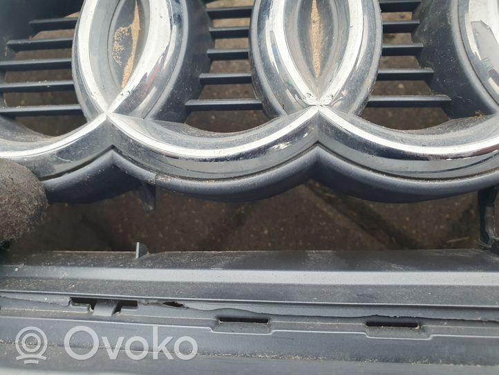 Audi A4 S4 B9 Maskownica / Grill / Atrapa górna chłodnicy 8W0853651BR