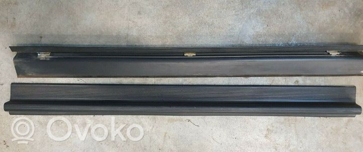 Volkswagen Jetta I Garniture de protection de seuil intérieur 173853371B