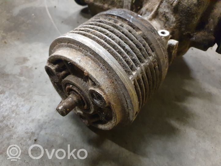 Volkswagen Golf II Mechanizm różnicowy tylny / Dyferencjał 009525053A