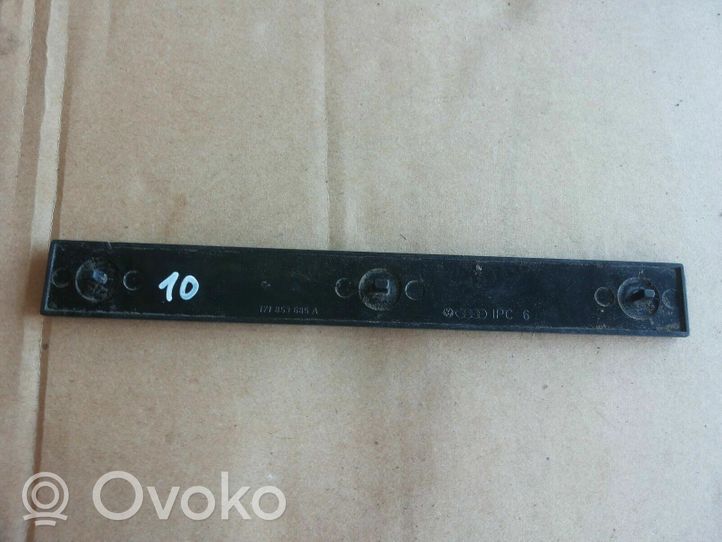 Volkswagen Jetta I Logo/stemma case automobilistiche 171853685A