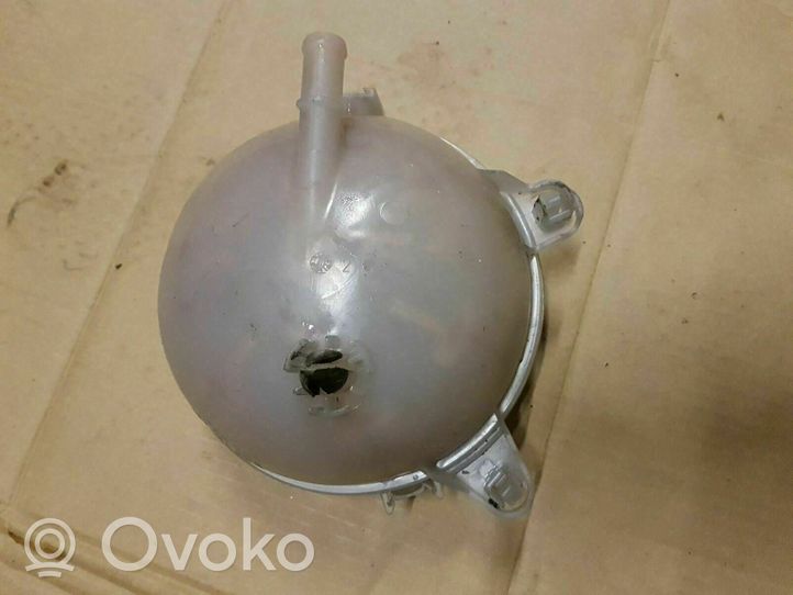 Audi A3 S3 8V Vase d'expansion / réservoir de liquide de refroidissement 5Q0121407G