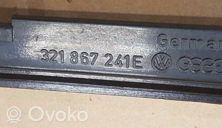 Volkswagen Golf I Paneļa apdare 321867241E