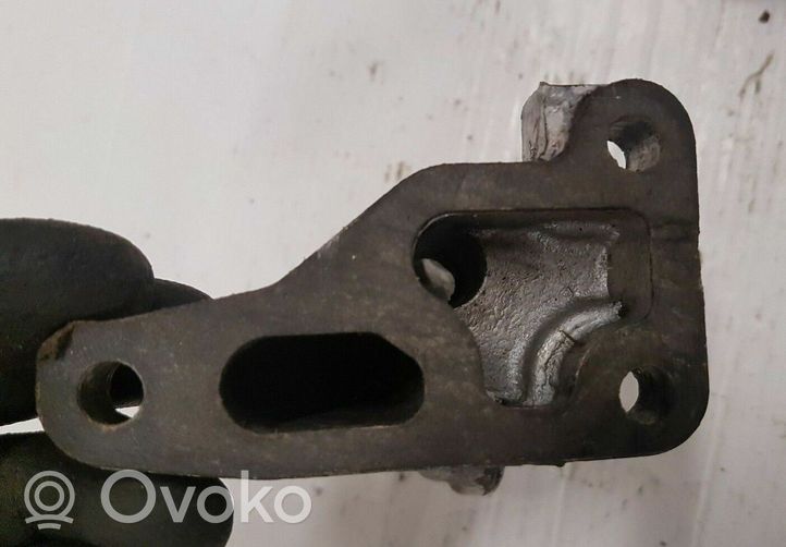 Volkswagen Caddy Supporto di montaggio del filtro dell’olio 068115417