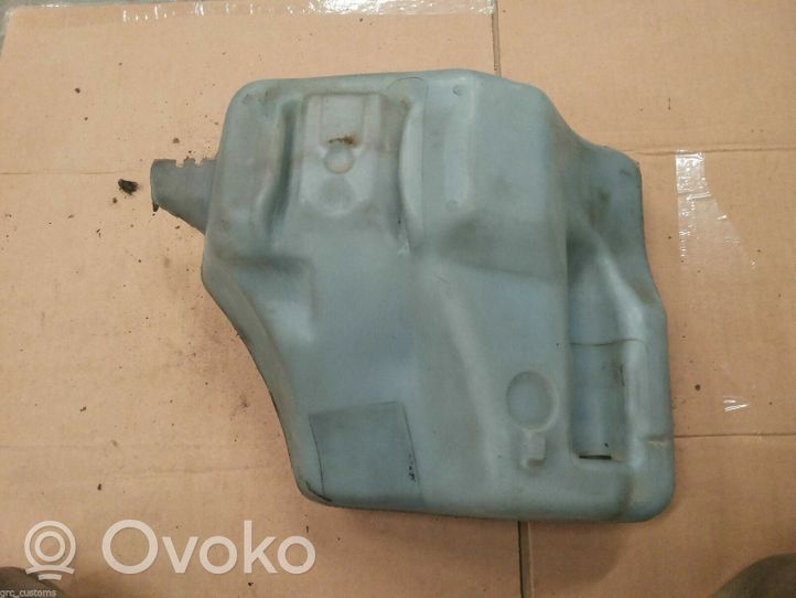 Volkswagen PASSAT B3 Serbatoio/vaschetta liquido lavavetri parabrezza 357955453B