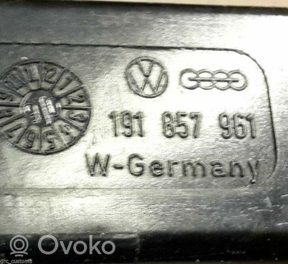 Volkswagen Golf II Popielniczka deski rozdzielczej 191857961