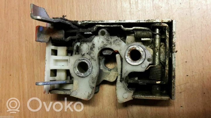 Volkswagen Golf I Etuoven lukko 171837015E