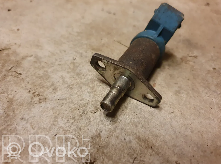 Volkswagen Golf I Injecteur de carburant 063908171A