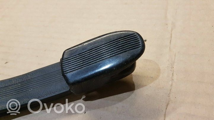 Volkswagen Golf I Задняя ручка 113857637B