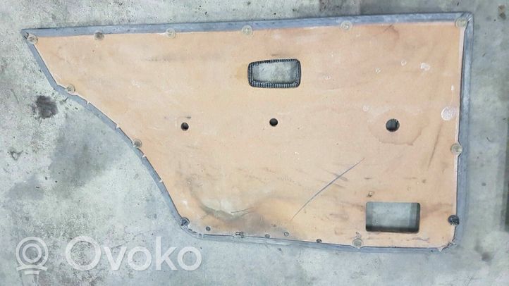 Volkswagen Jetta I Set di rivestimento del pannello della portiera 173