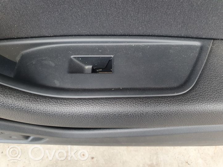 Audi A4 S4 B9 Apmušimas priekinių durų (obšifke) 8W0867118A