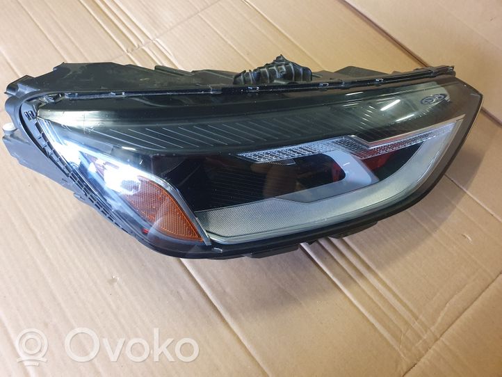 Audi A4 S4 B9 Lampa przednia 8W0941012B