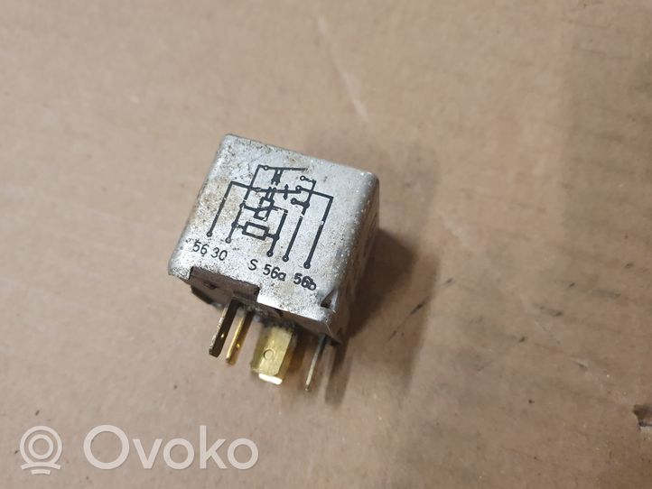 Volkswagen PASSAT Light relay 411941583B