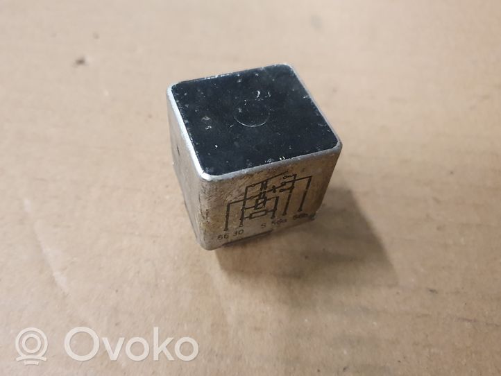 Volkswagen PASSAT Light relay 411941583B