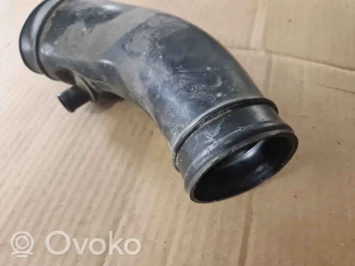 Volkswagen PASSAT B3 Air intake duct part 051133373B