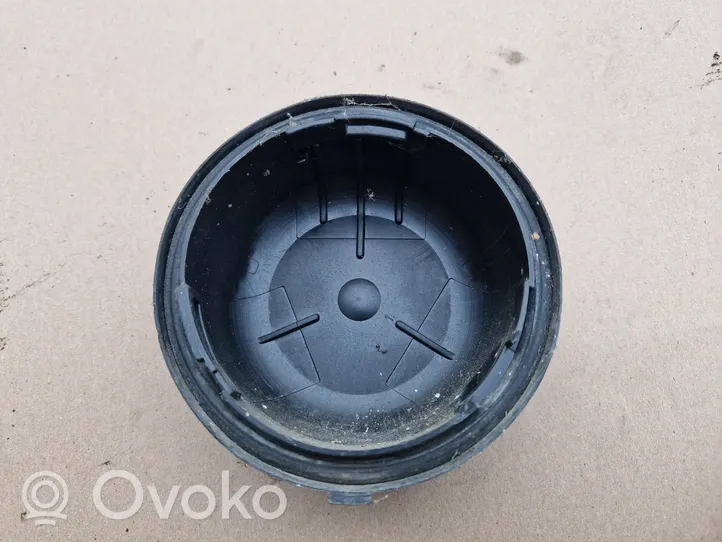 Volkswagen Golf III Osłona żarówki lampy przedniej 18486