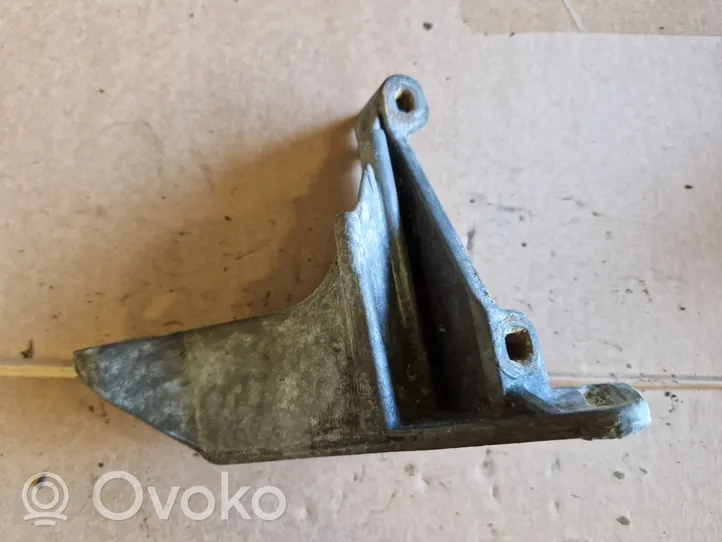 Volkswagen PASSAT B3 Supporto di montaggio della pompa del servosterzo 027145531