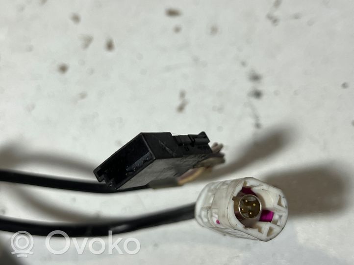 BMW 3 E90 E91 USB socket connector 9237654