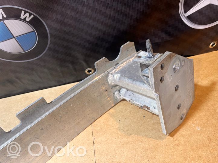 BMW 5 G30 G31 Galinis laikiklis bamperio 5112100310