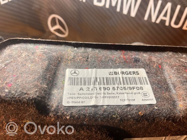 Mercedes-Benz E W213 Tavaratilan sivuverhoilu A2136905705