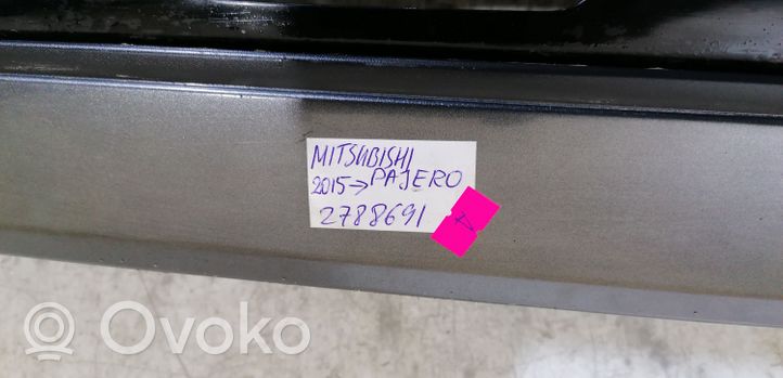 Mitsubishi Pajero Vararenkaan osion verhoilu 6430A262