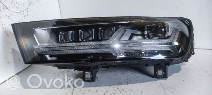 Audi Q7 4M Передняя фара 4M0941035