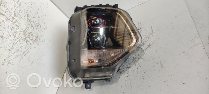 Hyundai Santa Fe Lampa przednia 9210251110