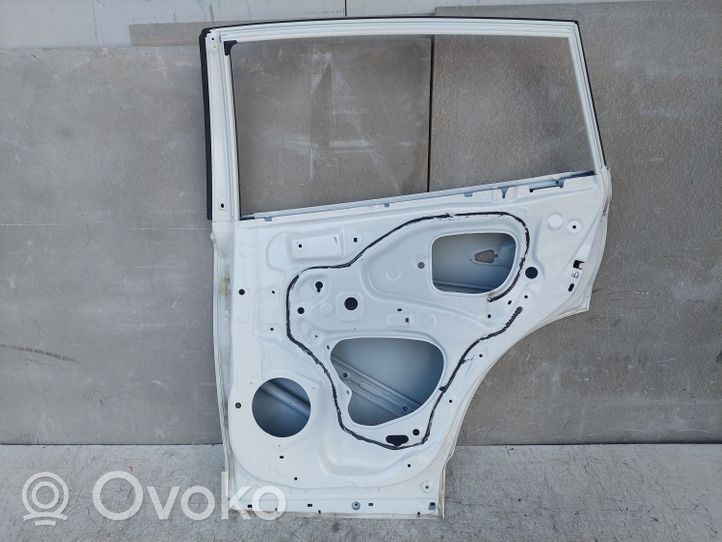 Toyota RAV 4 (XA40) Porte arrière 