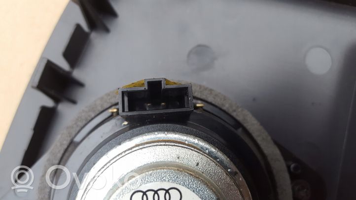 Audi S5 Garsiakalbis (-iai) galinėje palangėje 8T0035406