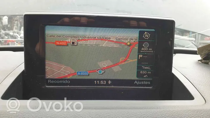 Audi RS Q3 Экран/ дисплей / маленький экран 8U0857273A