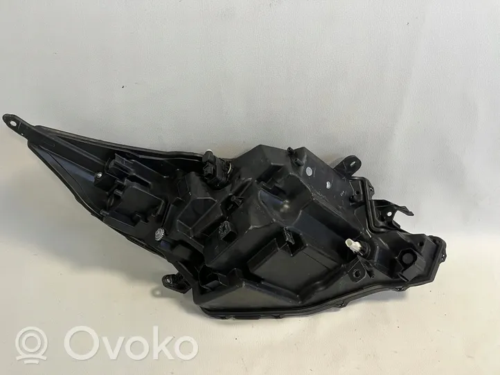 Toyota Aygo AB10 Lampa przednia 