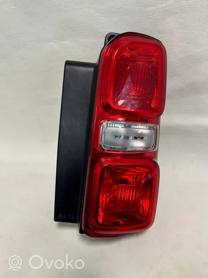 Opel Vivaro Rear/tail lights 