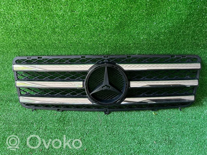 Mercedes-Benz G W463 Front grill 