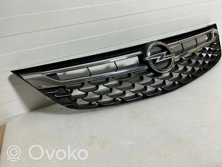 Opel Astra K Atrapa chłodnicy / Grill 