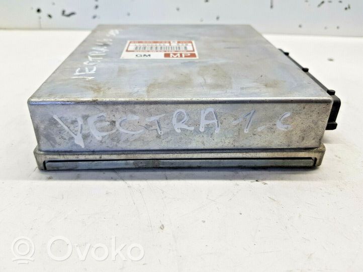 Opel Vectra B Calculateur moteur ECU 90505792