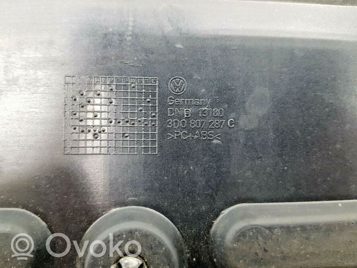 Volkswagen Phaeton Takaluukun rekisterikilven valon palkki 3D0807287C