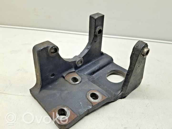 Ford Escort Supporto di montaggio della pompa del servosterzo 94FF3K738AD