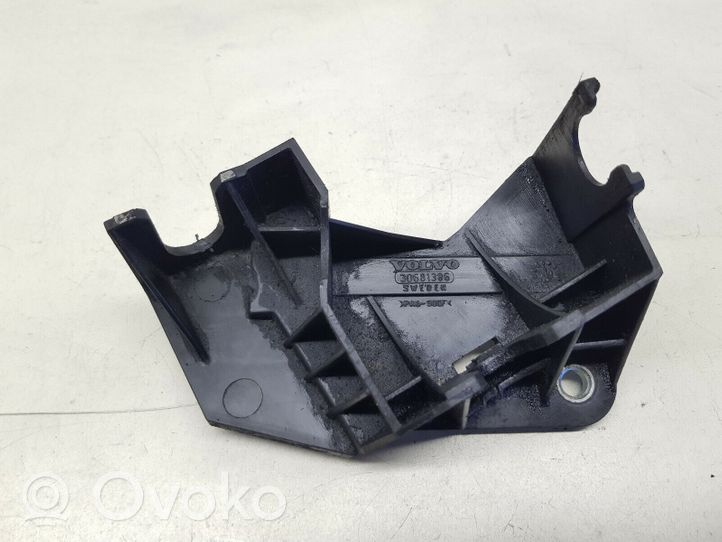 Volvo V50 Support de câble levier de vitesse 30681386